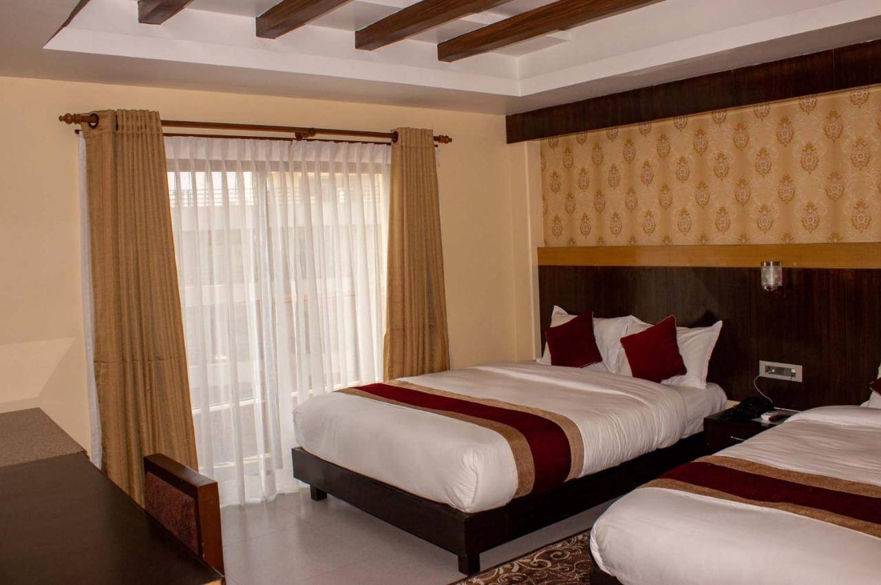 Hotel Silverline Pokhara Eksteriør billede