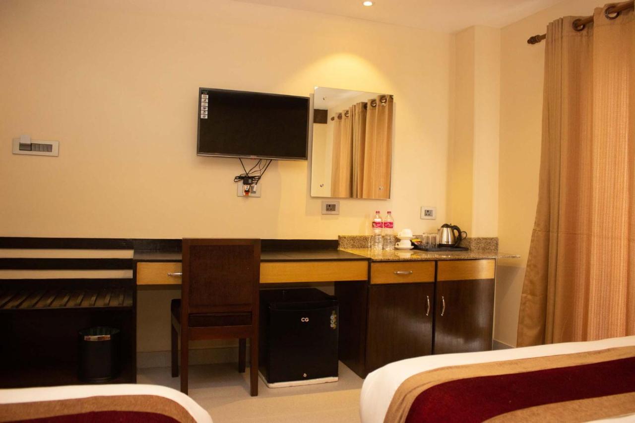 Hotel Silverline Pokhara Eksteriør billede